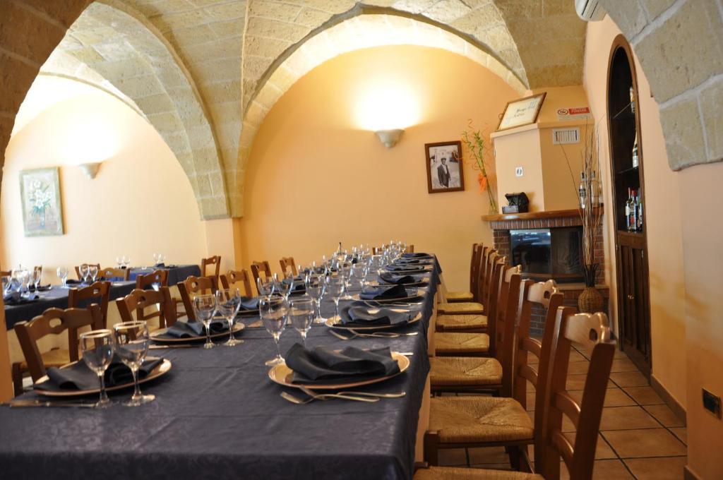 Al Borgo Antico Ristorante E B&B Crispiano Экстерьер фото